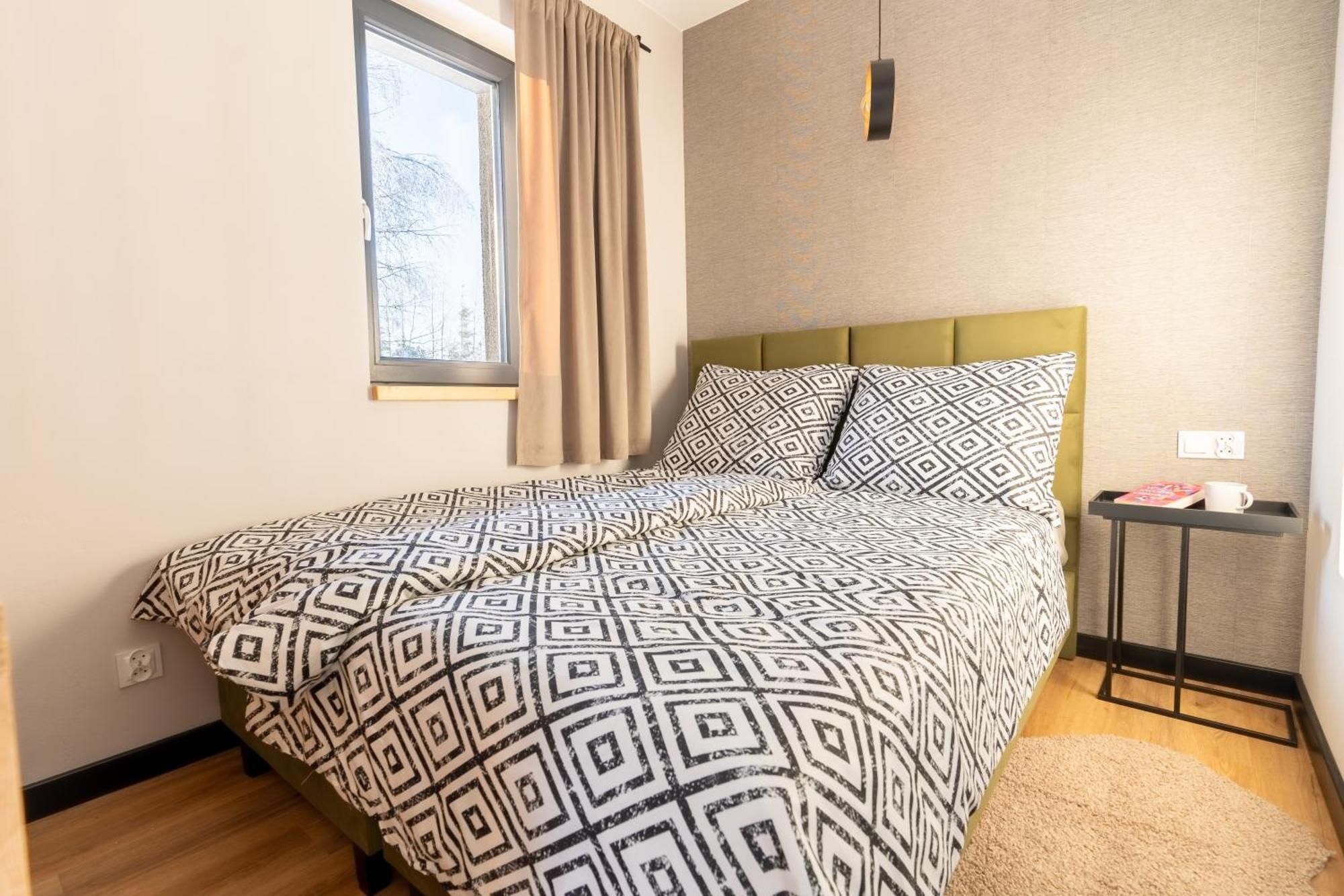 Zielona Zaba Hotell Derc Eksteriør bilde